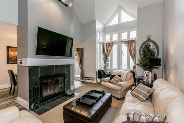 Blue Mountain 3 Bedroom Slopeside Chateau Ridge 212