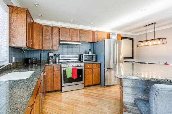 Luxurious Private House Pool and Hot Tub