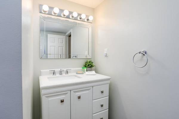 Wintergreen Retreat with Private Sauna & Patio 82291