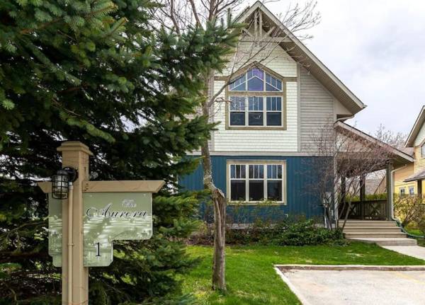 Blue View 1 Aurora Chalet 84144