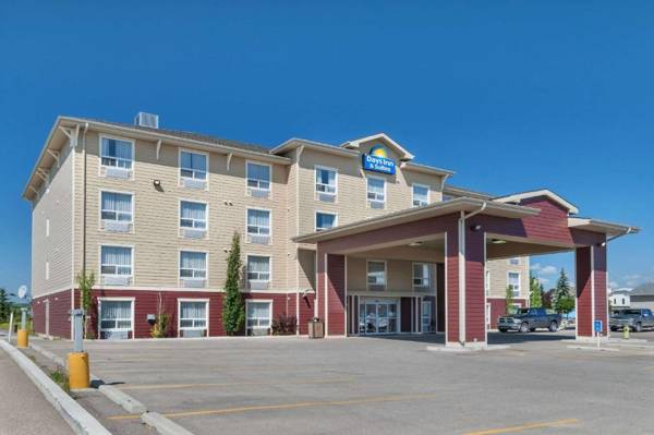 Days Inn & Suites by Wyndham Cochrane