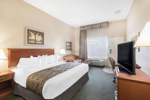 Ramada by Wyndham Clairmont/Grande Prairie