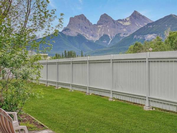 The Norquay Pet-Friendly 2 Bed with Mtn View