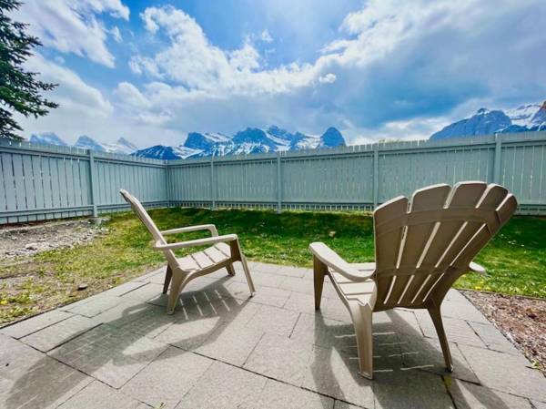 Nakiska 2 Bed 1 Bath with Mtn Views