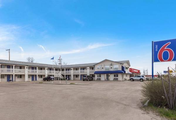 Motel 6-Camrose AB