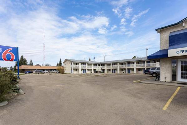 Motel 6-Camrose AB