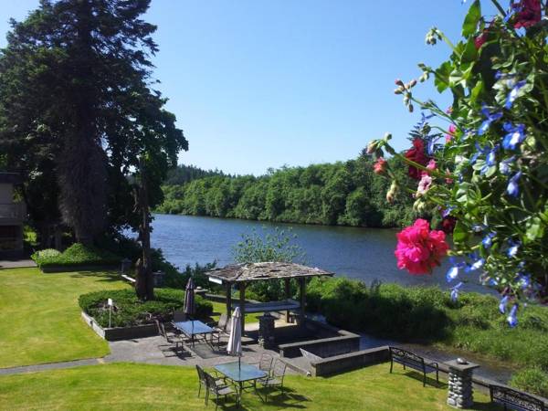Campbell River Lodge by Riverside