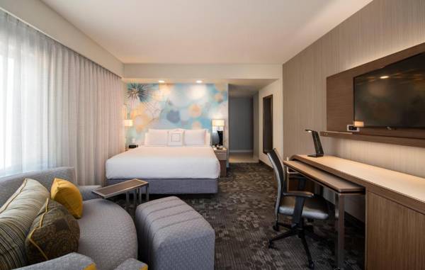 Workspace - Courtyard by Marriott Calgary South
