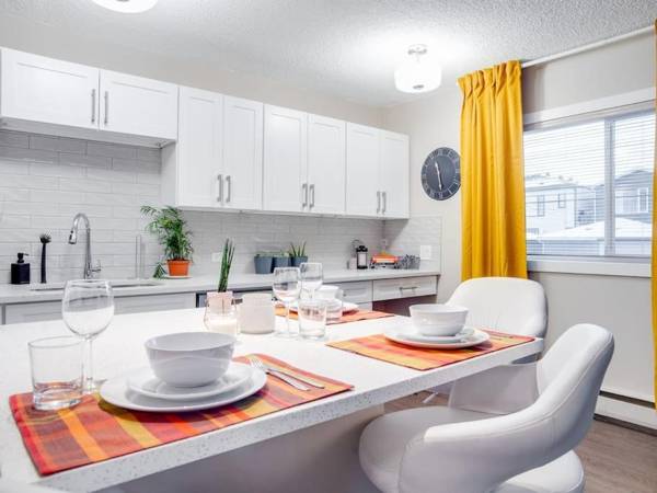 NEW Gorgeous 2Br Condo w Parking Patio Coffee