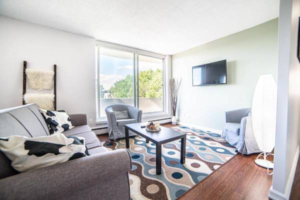 New Listing Outdoor Patio Beautiful 2BDR Suite Parking Coffee Wifi