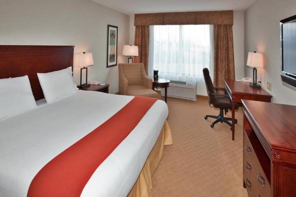 Workspace - Holiday Inn Express Hotel & Suites Brockville an IHG Hotel