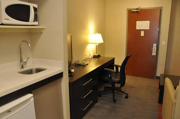 Workspace - Holiday Inn Express Hotel & Suites Barrie an IHG Hotel