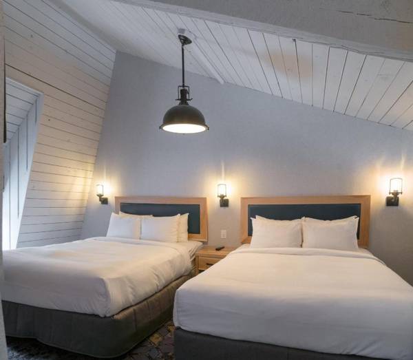 Tunnel Mountain Resort