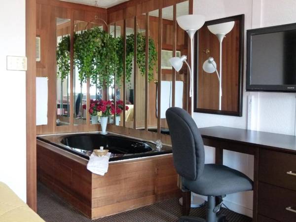 Workspace - Country Squire Motel