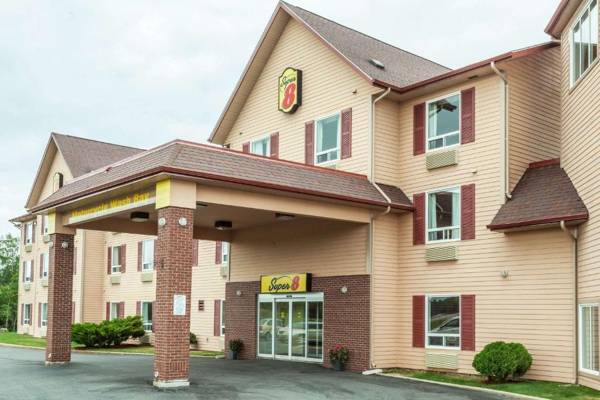 Super 8 by Wyndham Amherst NS