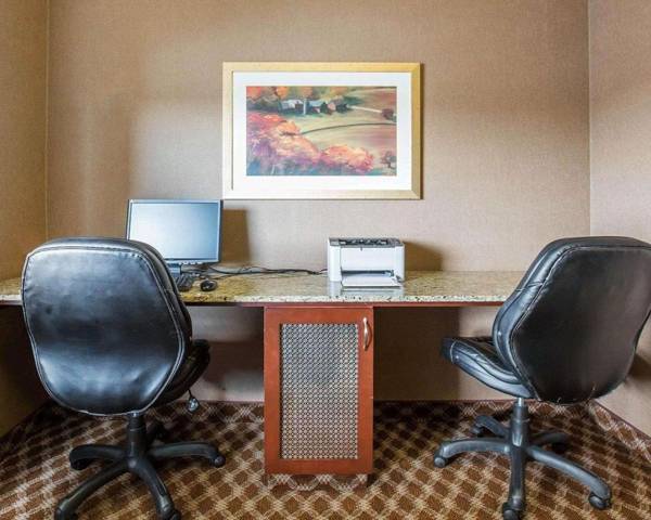 Workspace - Comfort Inn & Suites Airdrie