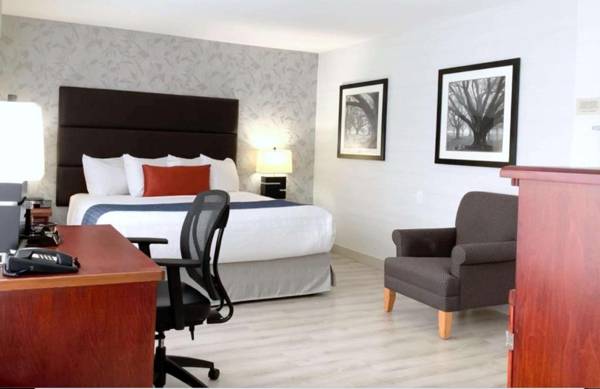 Workspace - Best Western Plus Regency Inn and Conference Centre