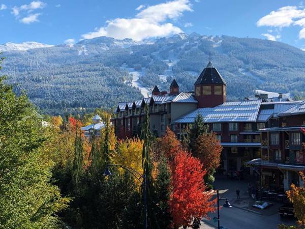 Pinnacle Hotel Whistler