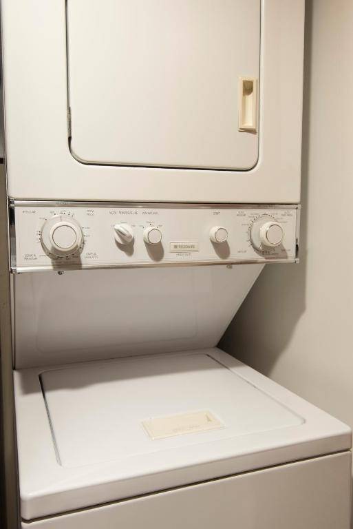 Tyndall Stone Lodge by Whiski Jack