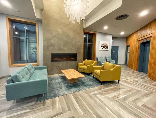 Alpenglow Lodge by MVA