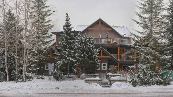 Attractive Townhouse in Whistler Village with Hot Tub