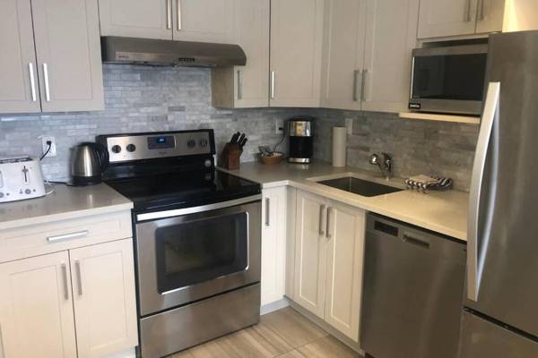 Hearthstone Lodge loft Village centre Private Hot tub sleeps 6