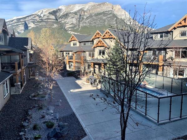 Fenwick Vacation Rentals - SCENIC 1 Bedroom plus Den PET FRIENDLY