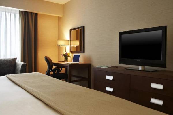 Workspace - Holiday Inn Express & Suites Vaughan Southwest an IHG Hotel