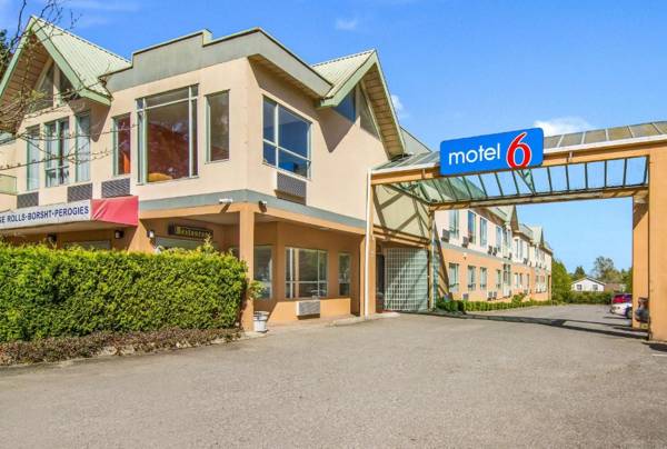 Motel 6 Surrey Bc