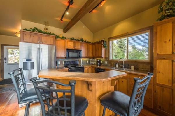 Trapper's Lodge - 4 Bd wGreat View Private Hot Tub