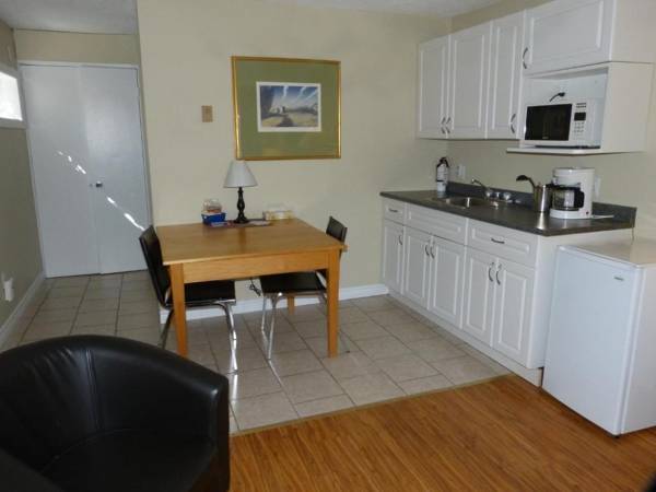 Oasis by the Bay Vacation Suites