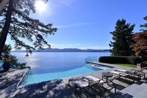 Oceanside Lodge On Saanich Inlet