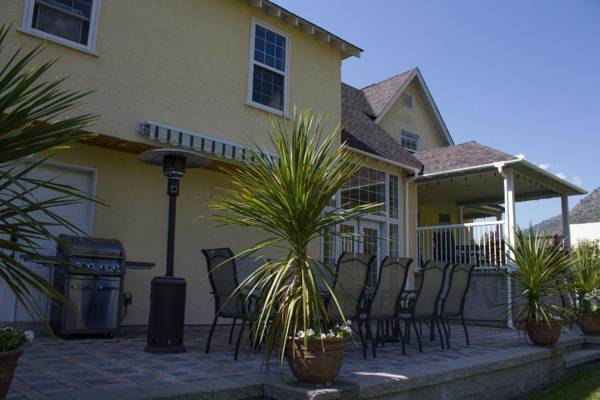 Genelle House B&B Guest House