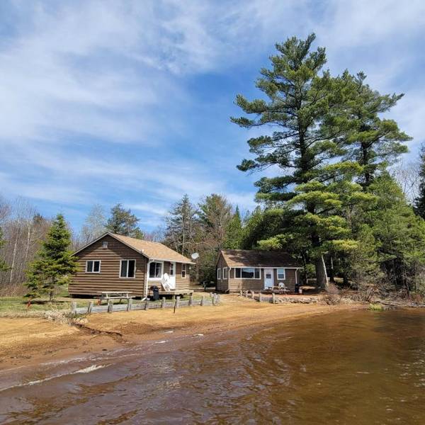 Parkway Cottage Resort and Trading Post