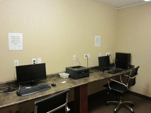 Workspace - Lakeview Inns & Suites - Fort Nelson