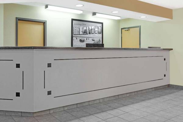 Super 8 by Wyndham Morden