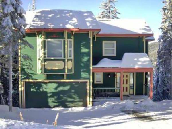 Vacation Homes by The Bulldog- Berker's Suite A