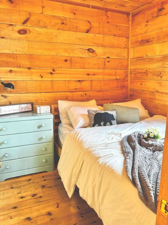 Muskoka lake cottage resort - Waterfront resort