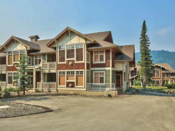 Settlers Crossing #61 by Bear Country