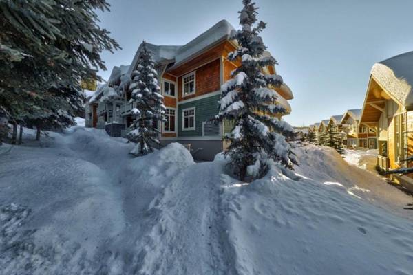 Settlers Crossing #08 by Bear Country