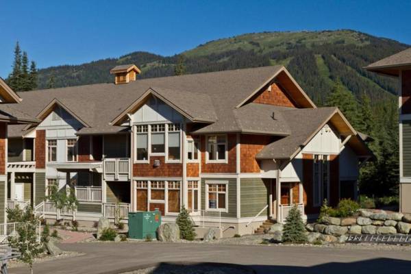 Settlers Crossing #29 By Bear Country