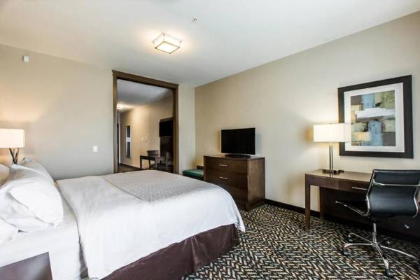 Workspace - Holiday Inn Express & Suites Spruce Grove - Stony Plain an IHG Hotel