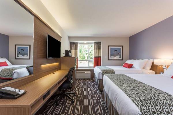 Workspace - Microtel Inn and Suites by Wyndham Kitimat