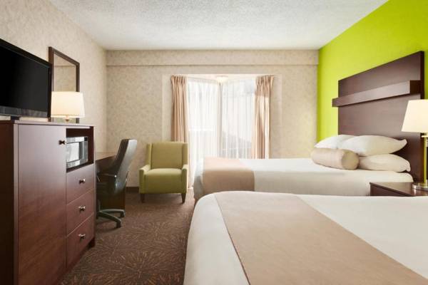 Travelodge by Wyndham Lloydminster