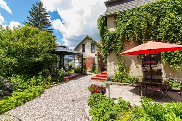 Russell Manor Bed & Breakfast