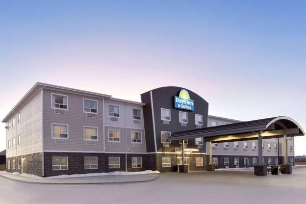 Days Inn & Suites by Wyndham Warman Legends Centre