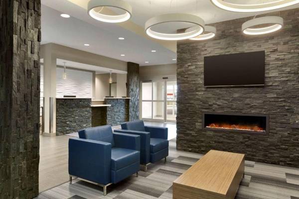 Days Inn & Suites by Wyndham Warman Legends Centre