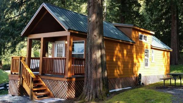 Camperland Bridal Falls RV Resort & Cabins