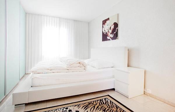 Junior Suite Apartment by Livingdowntown