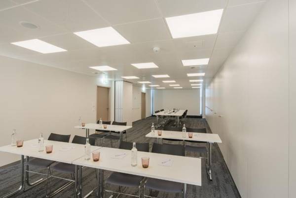 HOTEL illuster - Urban & Local